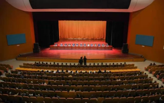 全縣高質(zhì)量跨越發(fā)展暨優(yōu)化營(yíng)商環(huán)境大會(huì)...