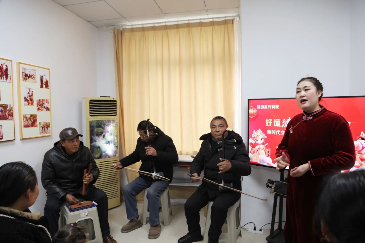 紅日社區(qū)行2.jpg 紅日社區(qū)行2.jpg